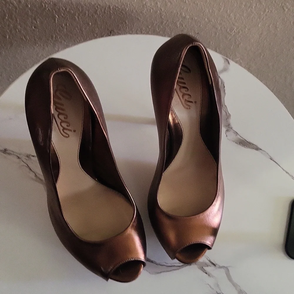 GUCCI Gucci Copper Gold Sofia peep-toe platform pumps/heels Golden Bronze